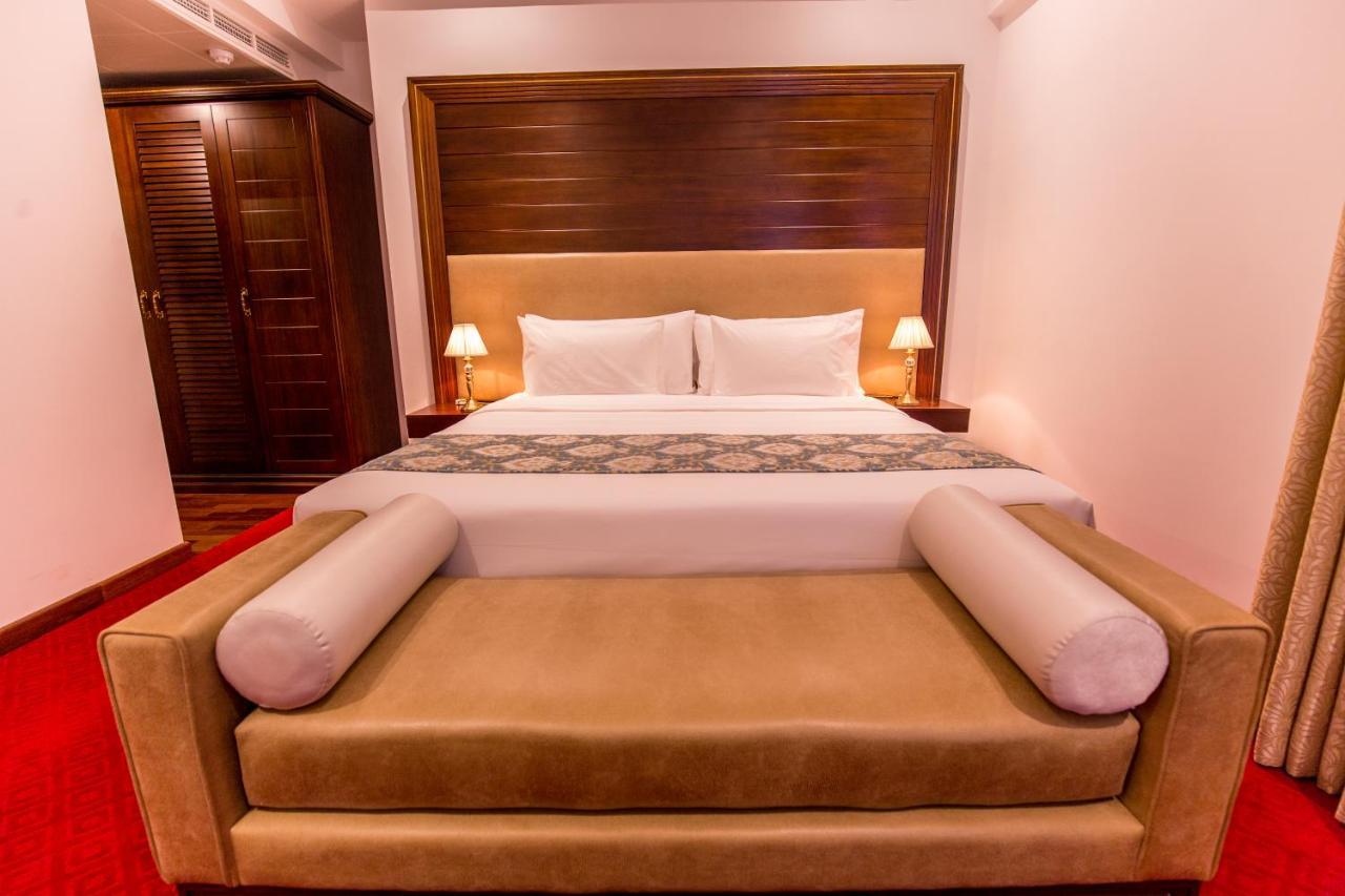Trillium Boutique City Hotel Коломбо Екстериор снимка