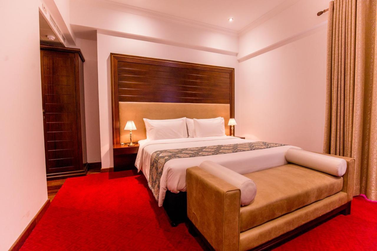 Trillium Boutique City Hotel Коломбо Екстериор снимка
