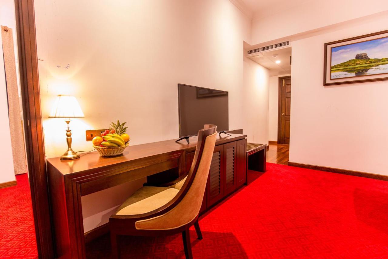 Trillium Boutique City Hotel Коломбо Екстериор снимка