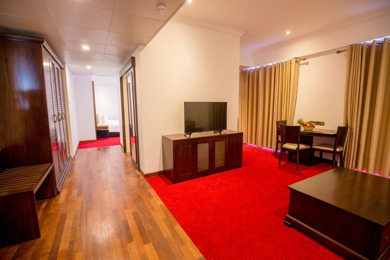 Trillium Boutique City Hotel Коломбо Екстериор снимка