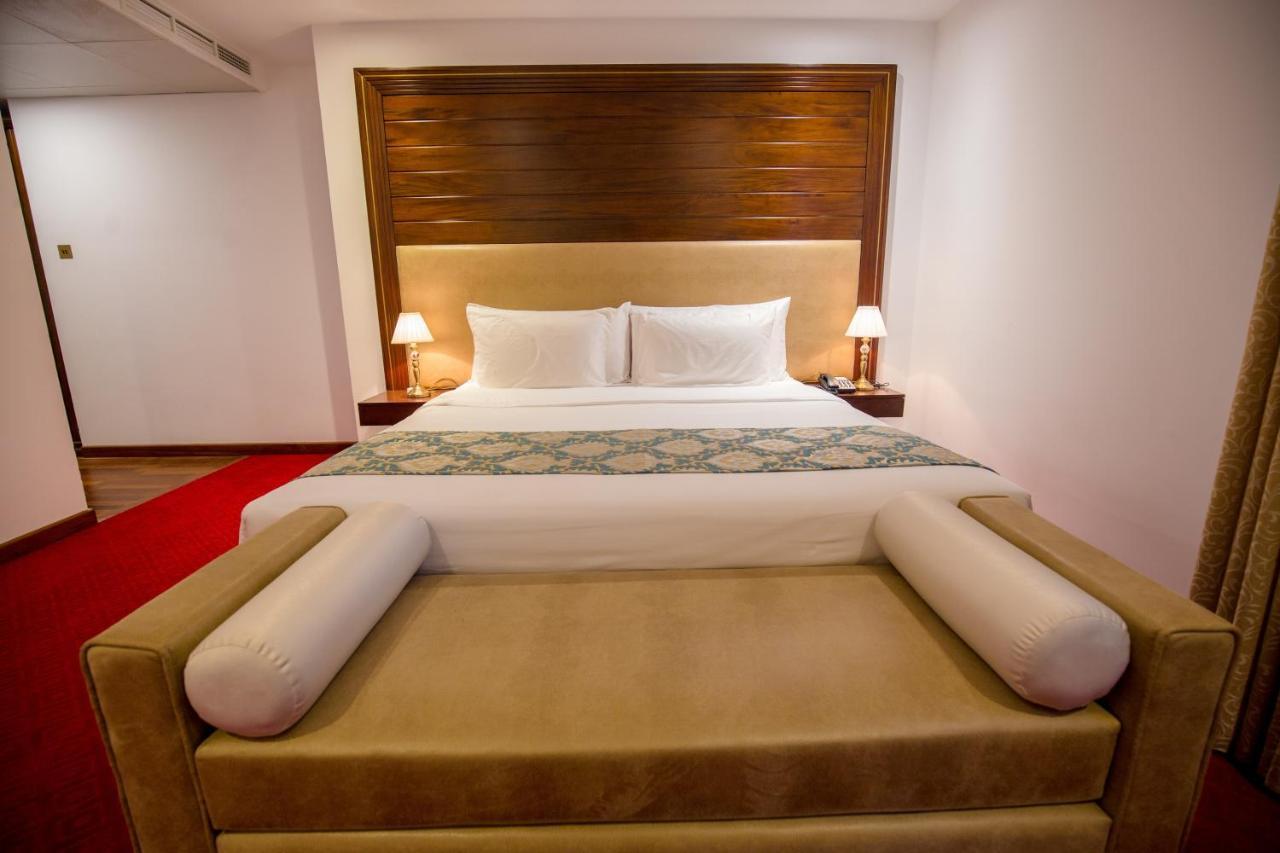 Trillium Boutique City Hotel Коломбо Екстериор снимка